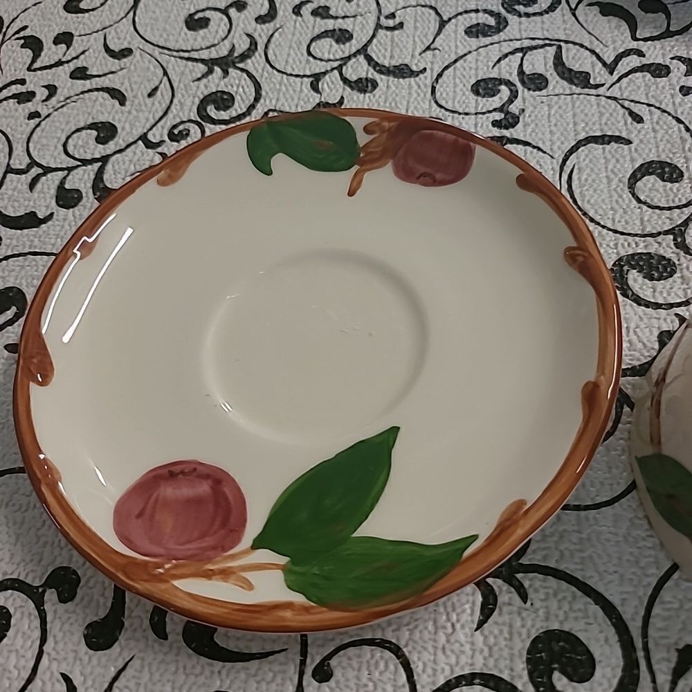 Fransican Dinnerware Apple Pattern - Picture 8 of 11
